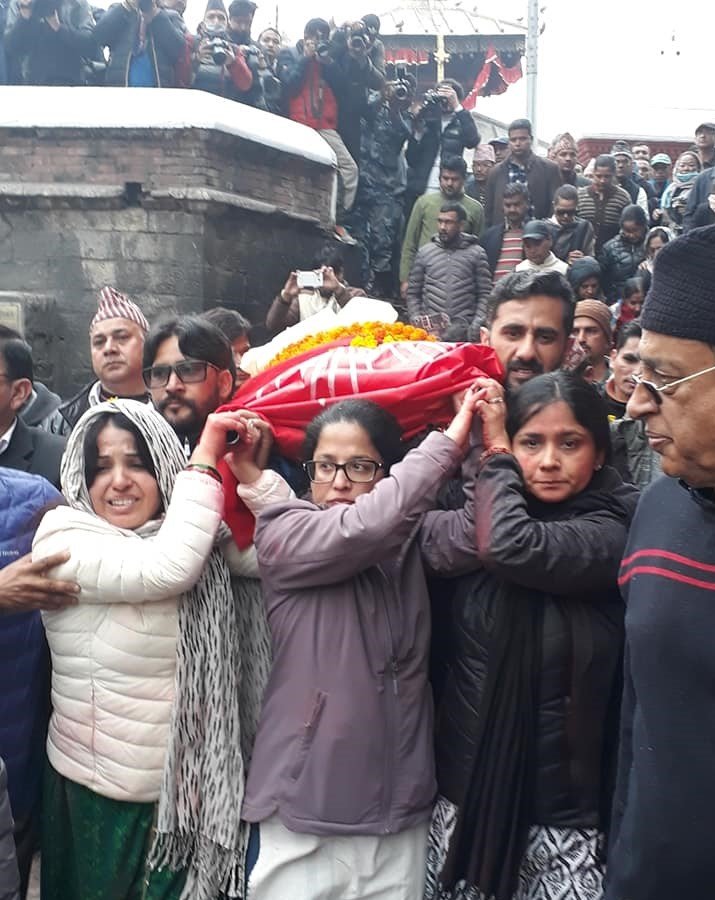 क्याबात, छोरीहरू !