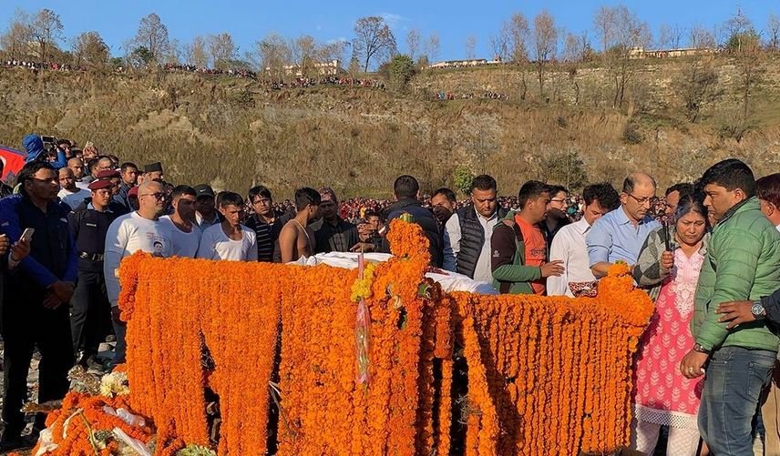 राजकीय सम्मानका साथ अधिकारीको अन्त्येष्टि