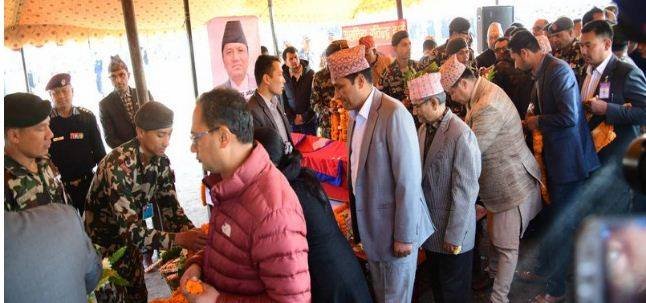 तीन नेता पोखरा जाने: रवीन्द्र अधिकारीप्रति अन्तिम श्रद्धाञ्जली दिनका लागि