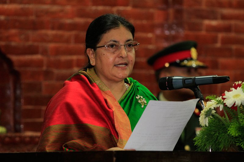 राष्ट्रपतिद्वारा लिफ्ट उद्घाटन