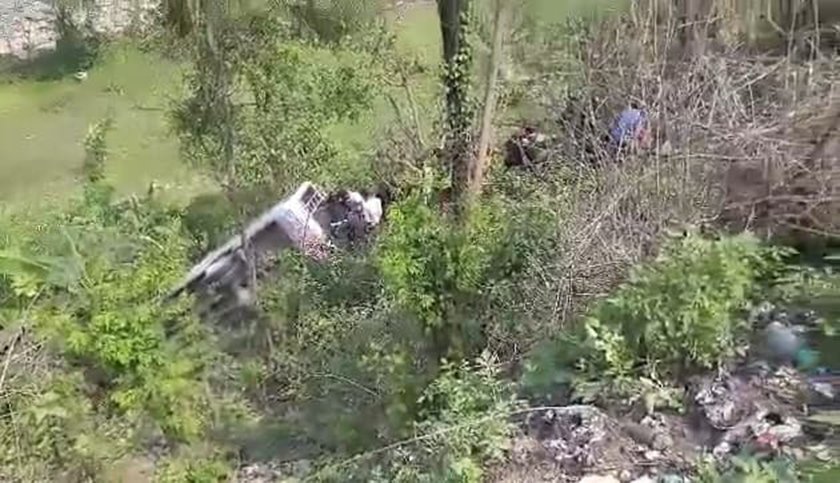 मनकामना दर्शन गर्न जाँदै गरेको बस दुर्घटना, एकको मृत्यु