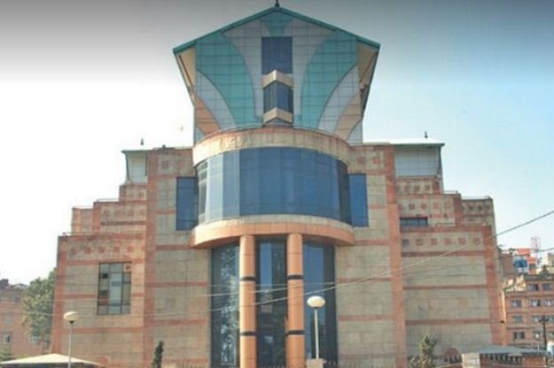 बिरामी लठ्याउने मेसिन बिग्रिँदा ट्रमा सेन्टरमा अप्रेसन रोकियो