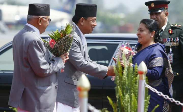 भ्रमण छोट्याएर बुधबार स्वेदश फर्किइन् राष्ट्रपति