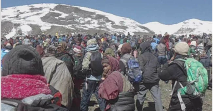 यार्सा संकलन गर्न लेकतिर लर्को: विद्यालय बन्द