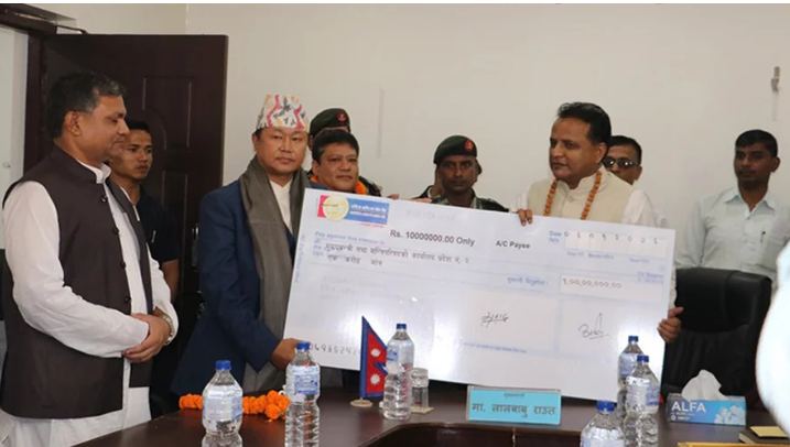 आँधी पीडितका लागि प्रदेश १ ले दियो एक करोड सहयोग