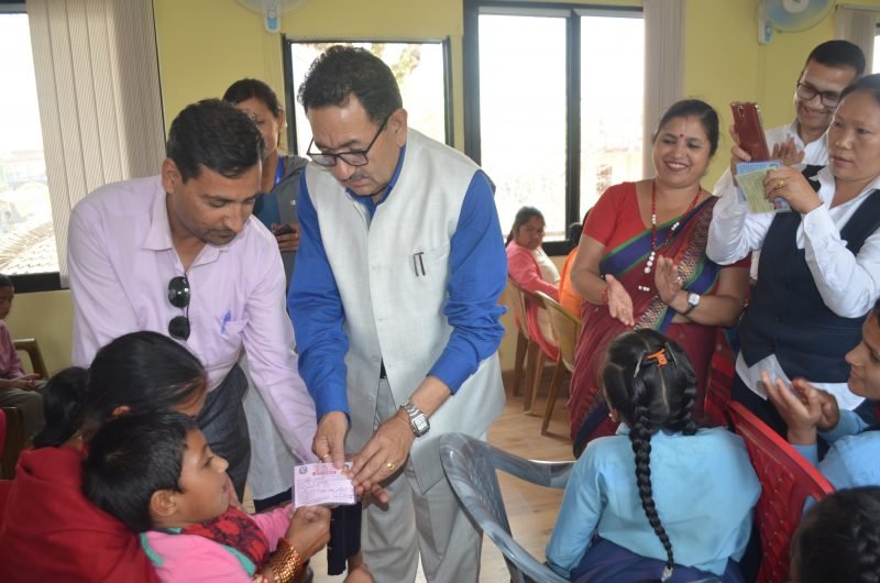 कागेश्वरी नगरपालिकाद्वारा अपांगता परिचय पत्र वितरण सुरु