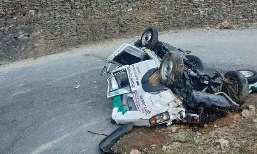 गृह जिल्ला रामेछापमा एम्बुलेन्स दुर्घटनाः चालकको मृत्यु