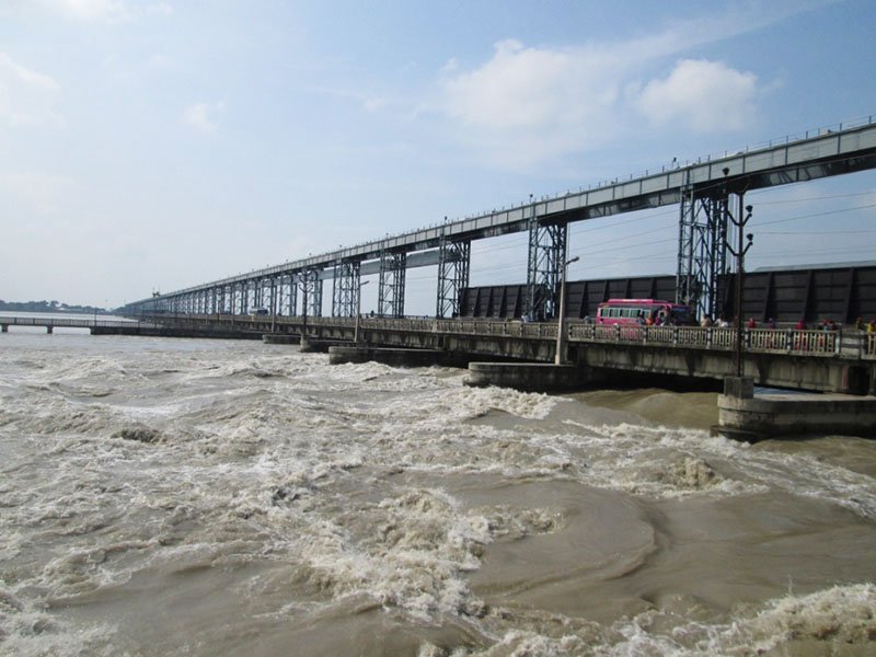 कोशी ब्यारेजका ५६ वटै ढोका खोलिए