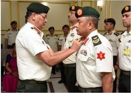 कमाल सिंह प्रधानलाई उपरथीको दर्ज्यानी चिन्ह प्रदान