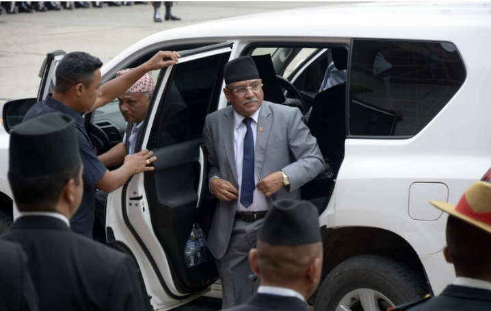 परिवारसहित अध्यक्ष दाहाल युएई प्रस्थान