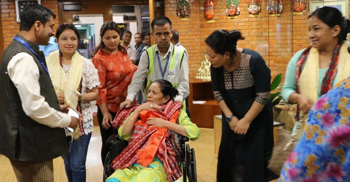 दुबईको पारिवारिक भ्रमण सकाएर स्वदेश फर्किए प्रचण्ड