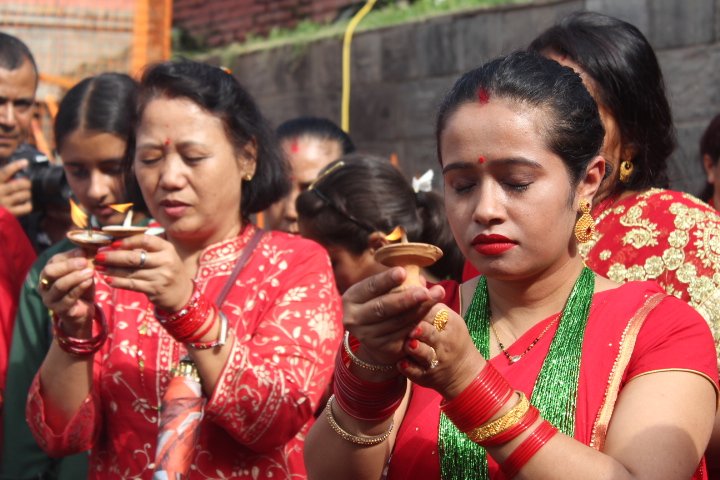 आज तीज पर्व मनाइँदै, शास्त्रमा छैन विभेद्कारी व्रत परम्परा