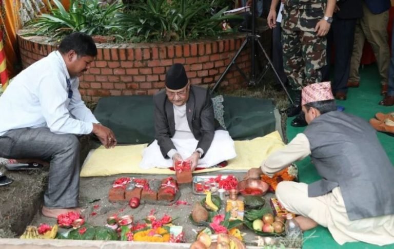 बालुवाटारमा नयाँ बन्ने सरकारी निवास प्रधानमन्त्रीद्वारा शिलान्यास
