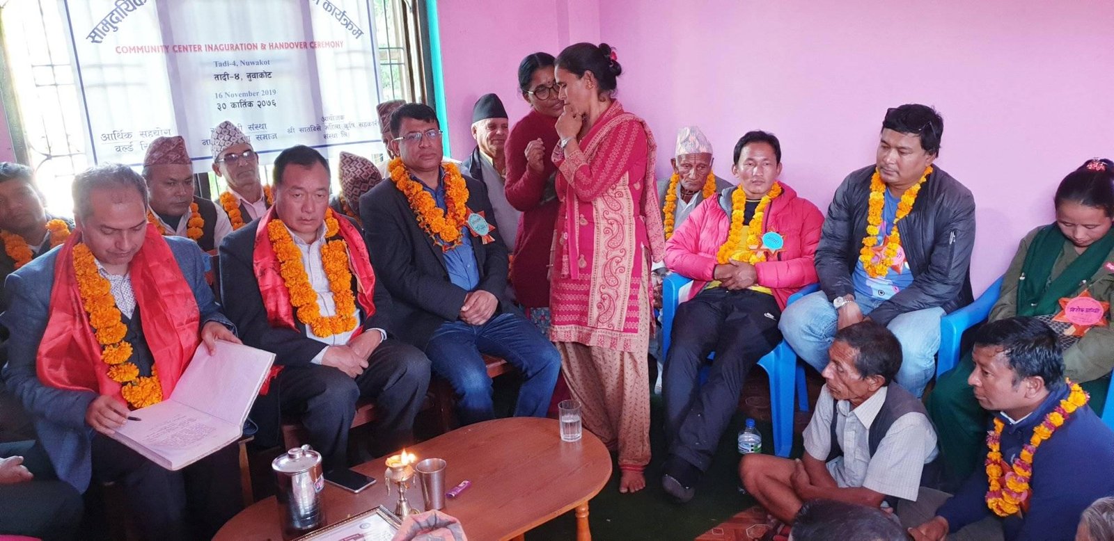 पूर्वमन्त्री हित बाहदुर तामाङद्वारा महिला सहकारी संस्थाको भवन उद्घाटन