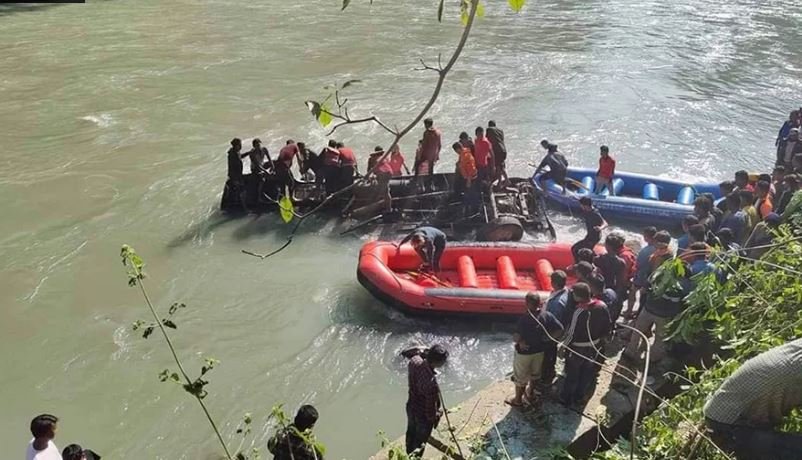 अपडेटः सुनकोशी बस दुर्घटनामा मृत्यु हुनेको सङ्ख्या १० पुग्यो