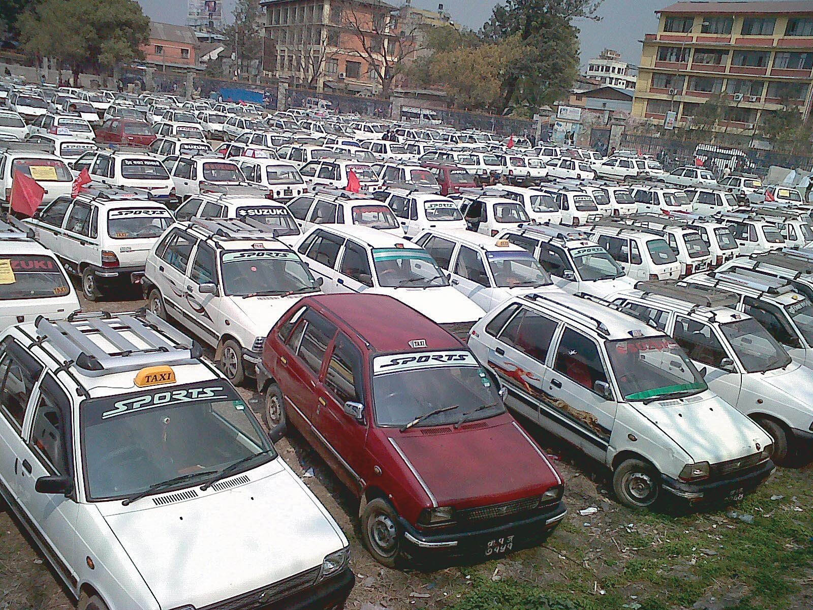 ट्याक्सीमा सिन्डिकेटः सस्तोमा सेवा दिन्छु भन्दा पनि पाएनन्