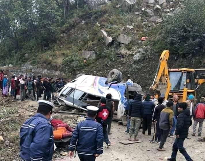 सिन्धुपाल्चोकमा बस दुर्घटना, ११ जनाको मृत्यु