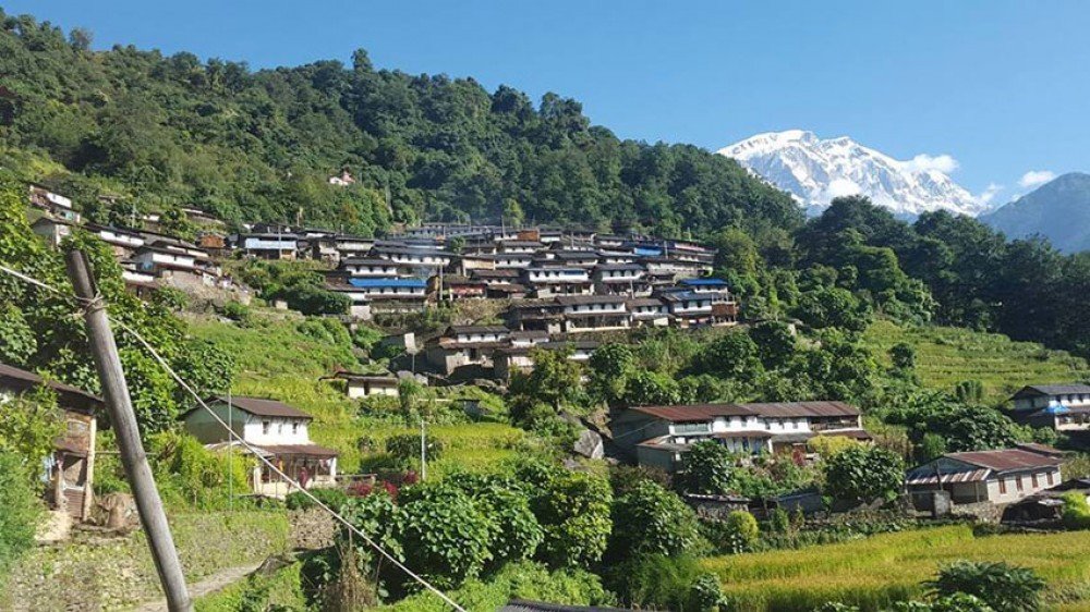 हजार वर्ष पुरानो सिक्लेस गाउँमा सय वर्ष पुरानो मेला